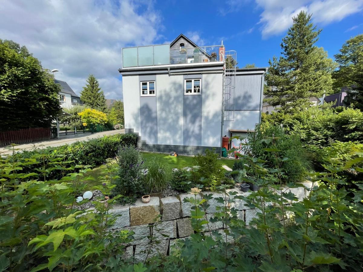Ferienhaus Villa Adelsberg Mit Dachterrasse In Zentraler Lage Fuer Bis Zu 10 Personen Chemnitz Dış mekan fotoğraf