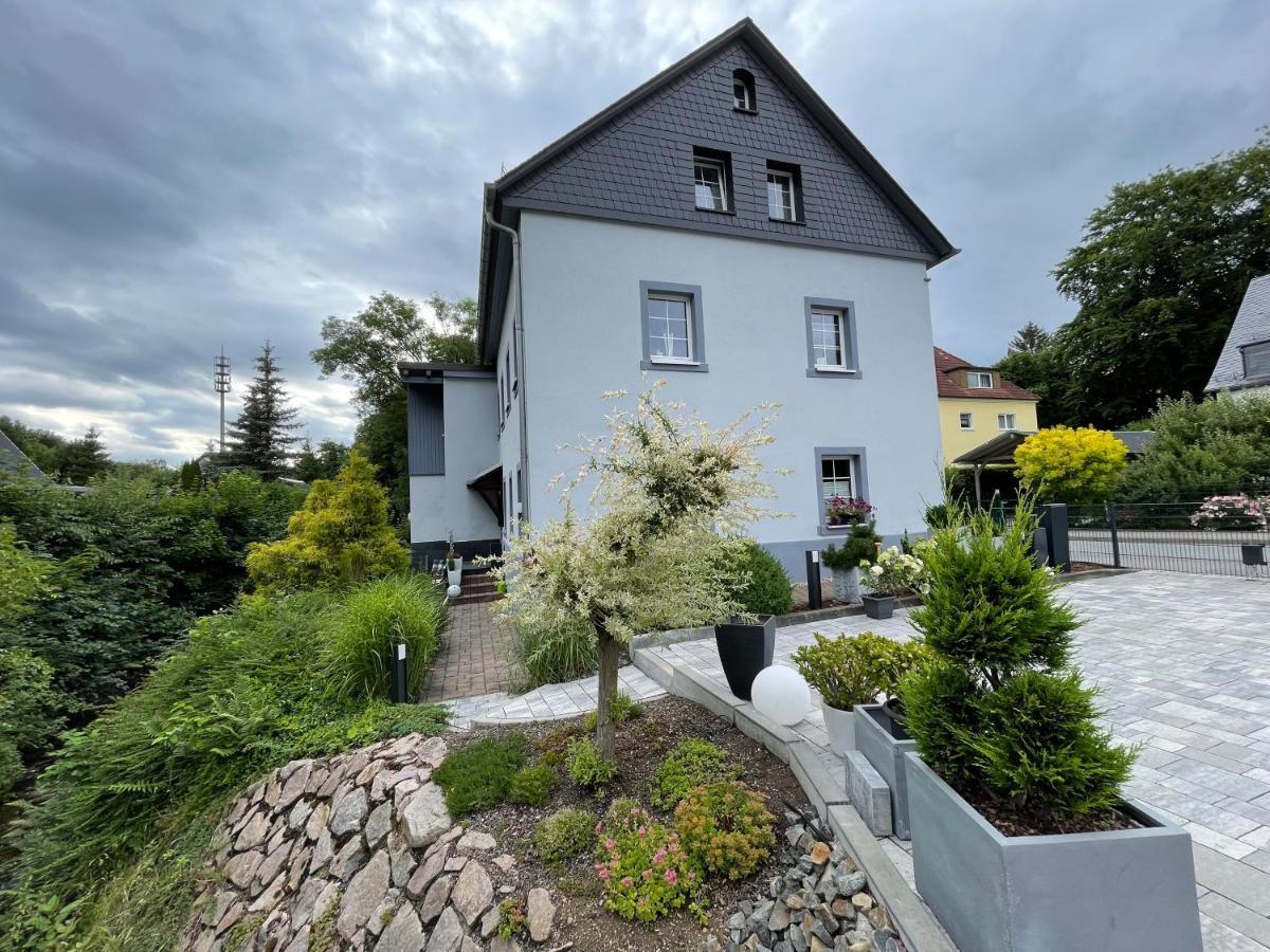 Ferienhaus Villa Adelsberg Mit Dachterrasse In Zentraler Lage Fuer Bis Zu 10 Personen Chemnitz Dış mekan fotoğraf